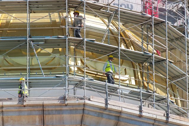 Construction union demands workers to wear masks