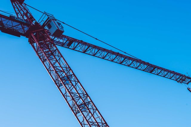 Select purchases world's first electric crawler crane